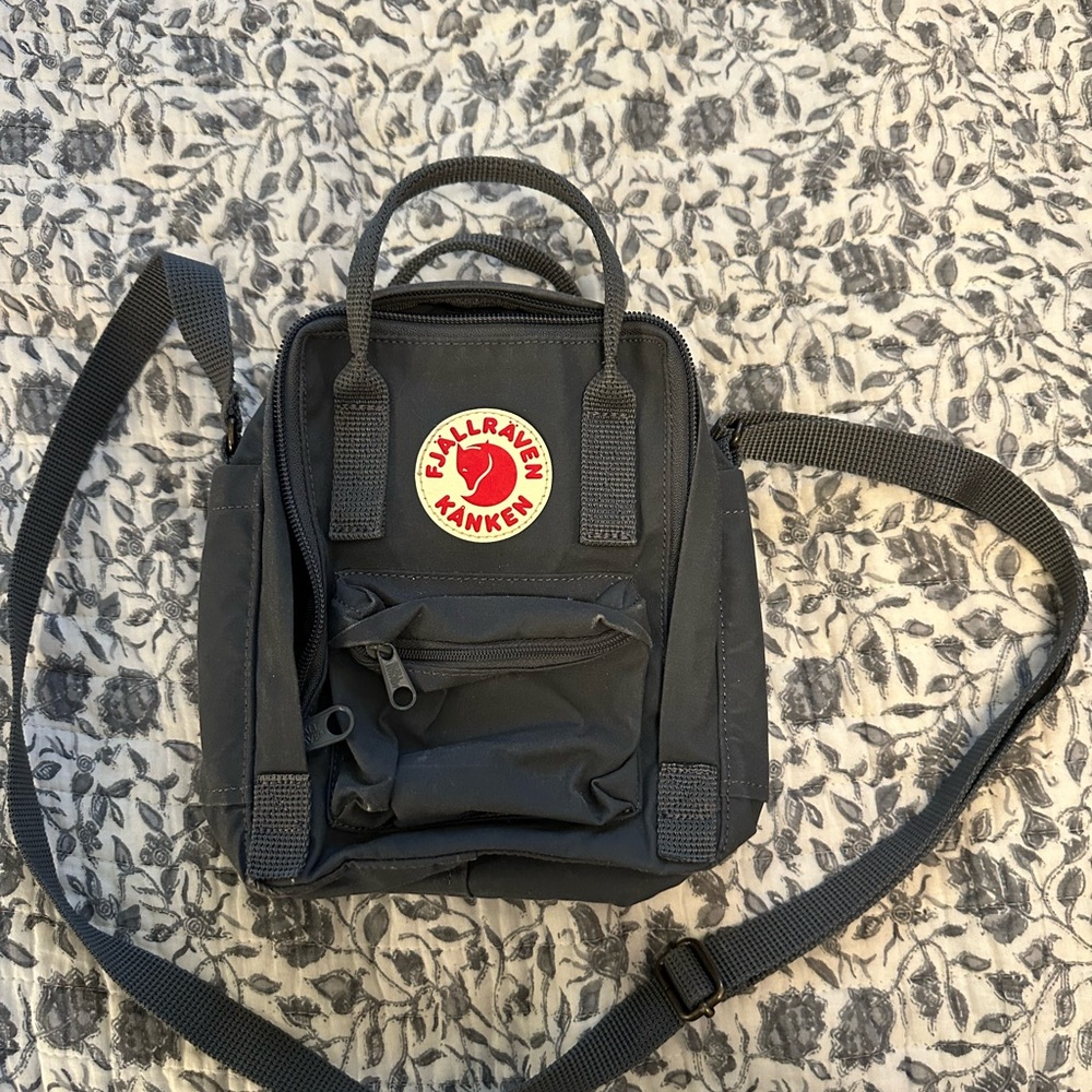 Kånken Mini Gray Backpack Crossbody